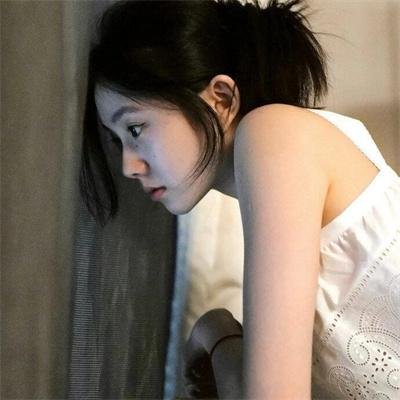 白色，红色与... 在线观看